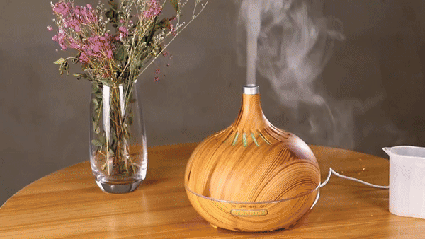 The smart WiFi aroma diffuser releases aromatic mist
